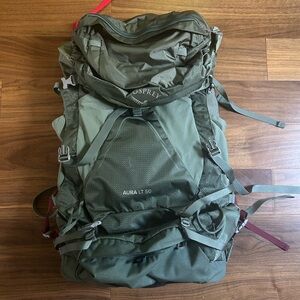Osprey Aura AG LT 50L Backpacking Backpack, Darjeeling Spring Green - women’s M